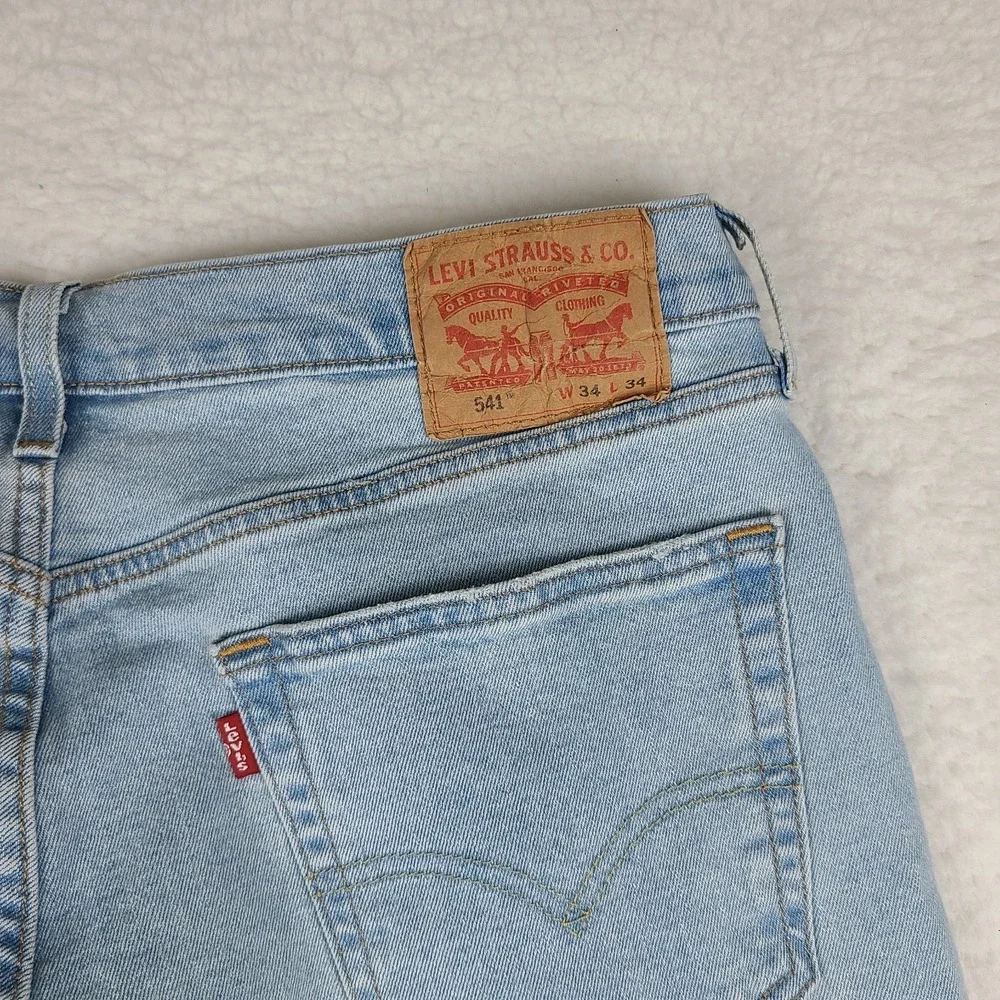Levi's 541 Jeans Mens 34x34 Blue Athletic Taper Light Wash All Season Tech Denim